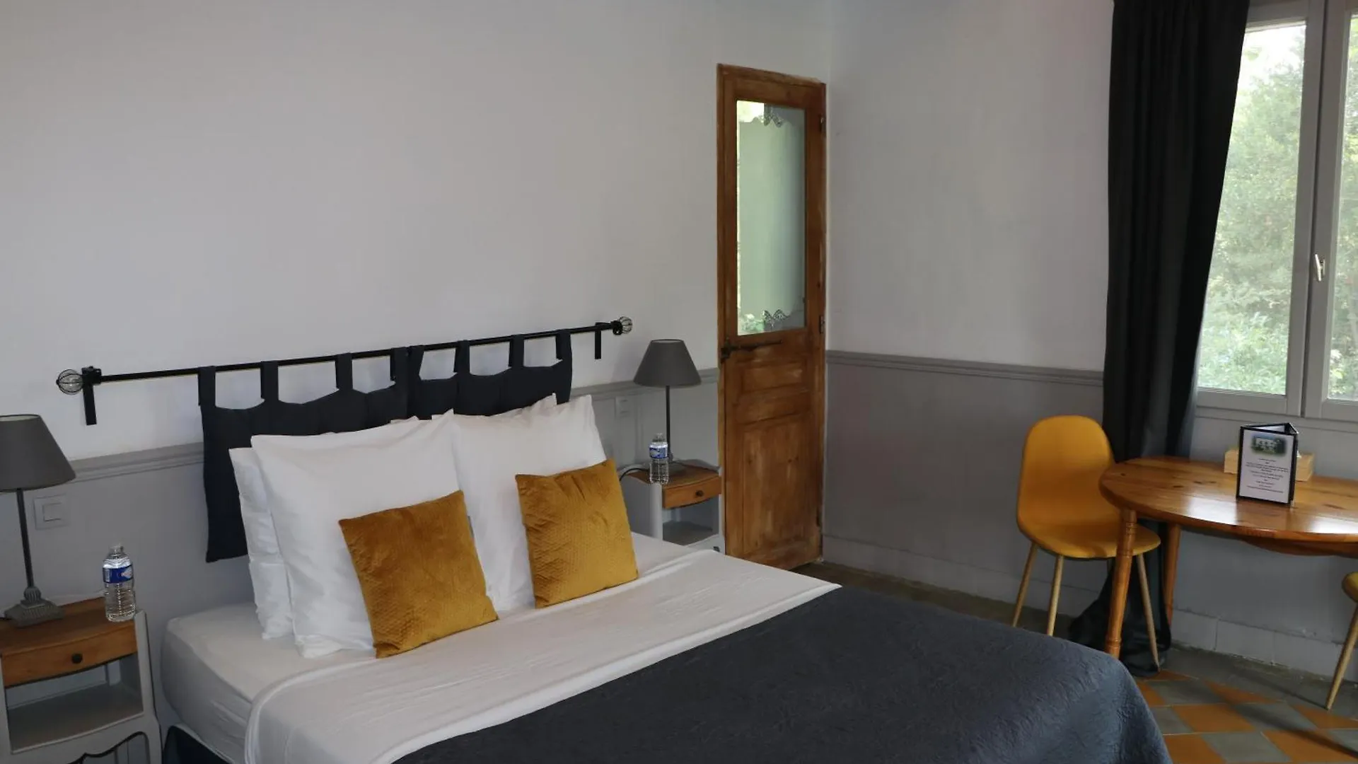 Le Mas Des Cerisiers Spa-Sauna Inclus Pour Tous Les Logements Avignon 2*,